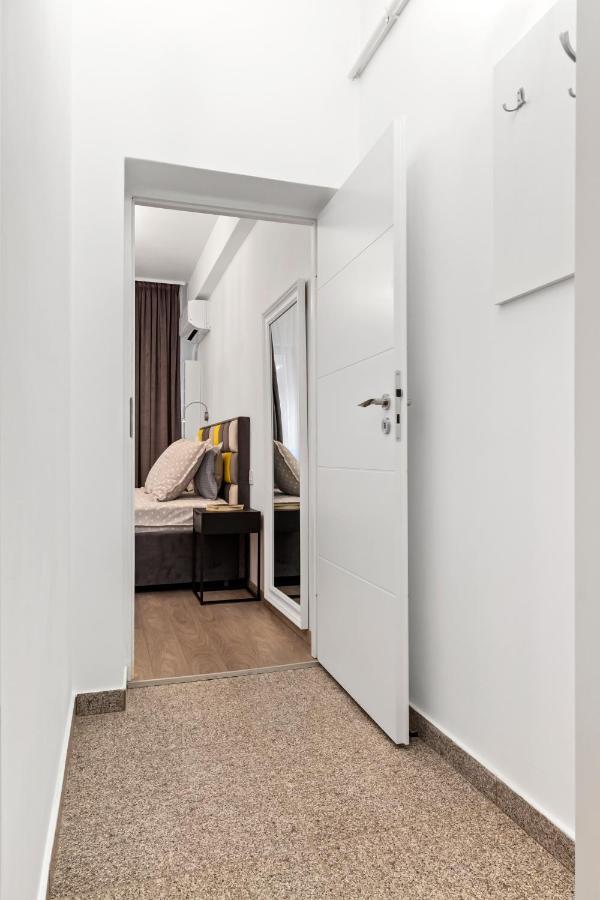 Brand New Studio - Old Town بوخارست المظهر الخارجي الصورة